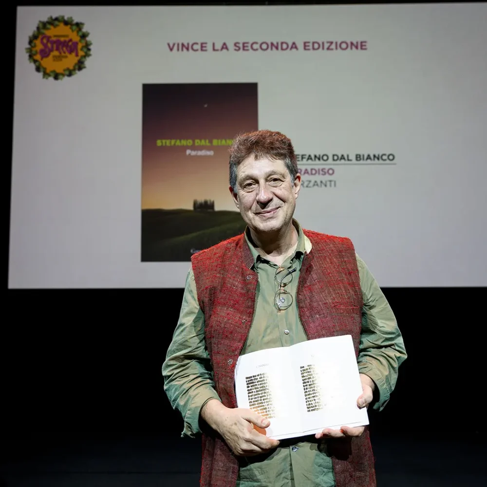 immagine per Stefano Dal Bianco con Paradiso vince la seconda edizione del Premio Strega Poesia