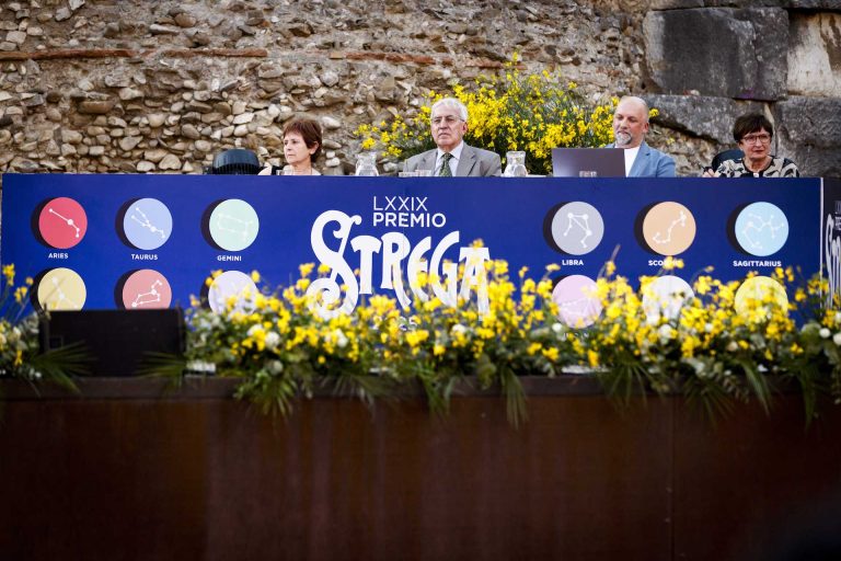 immagine per Benevento, Teatro Romano 04 06 25 Premio Strega - Proclamazione cinquina ©Pasqualini, Fucilla/ MUSA