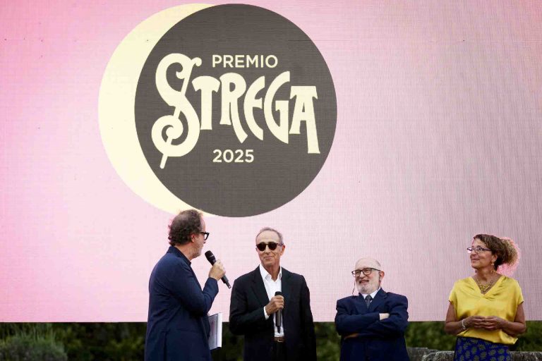 immagine per Benevento, Teatro Romano 04 06 25 Premio Strega - Proclamazione cinquina ©Pasqualini, Fucilla/ MUSA