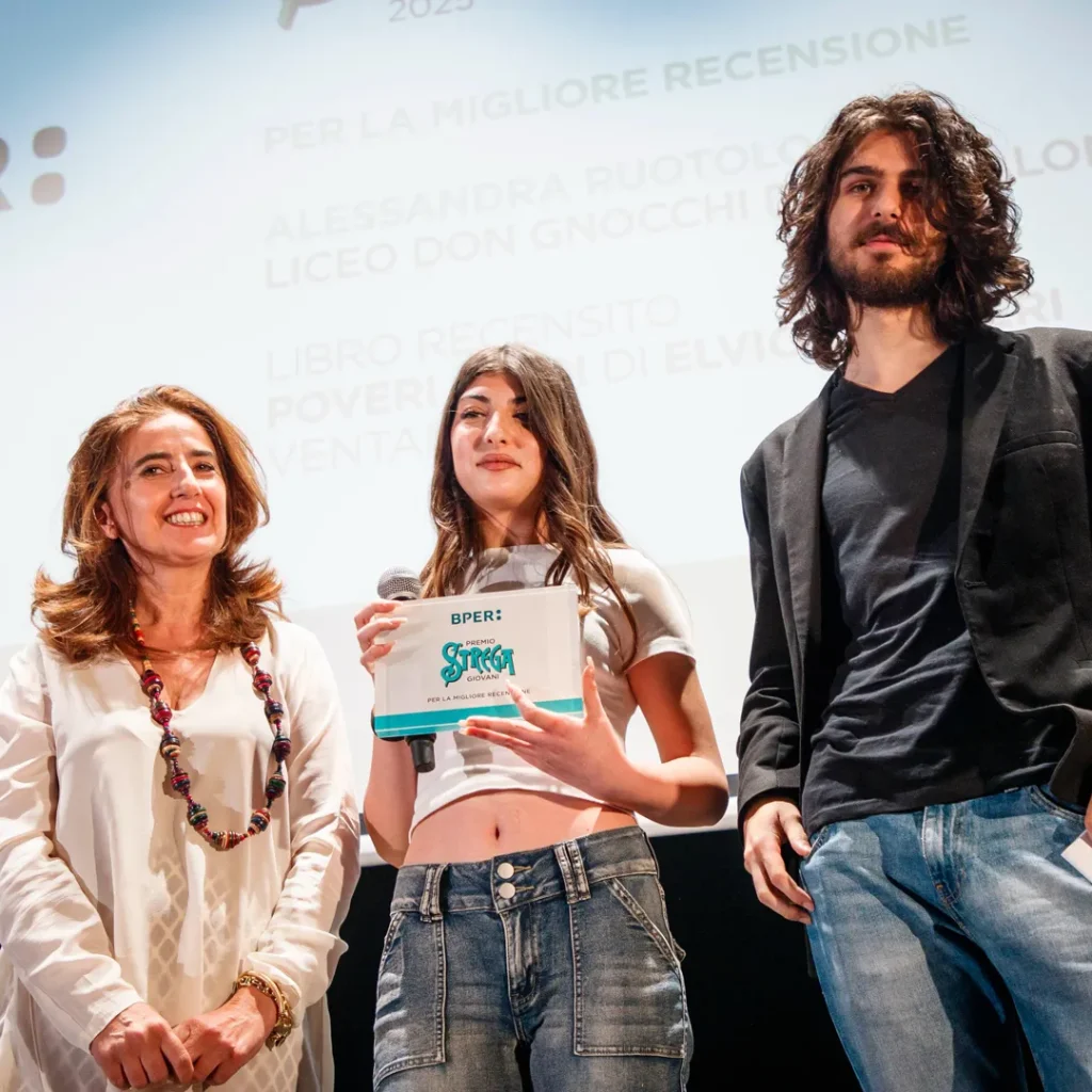 immagine per La vincitrice Premio Strega Giovani per la migliore recensione offerto da BPER Banca