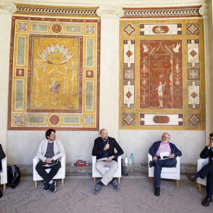 Roma, Villa Giulia 17 06 2020
Conferenza stampa di presentazione della 74esima edizione del Premio Strega
La sestina: Jonathan Bazzi, Gianrico Carofiglio, Gian Arturo Ferrari, Daniele Mencarelli, Valeria Parrella, Sandro Veronesi 
©Musacchio, Ianniello & Pasqualini
